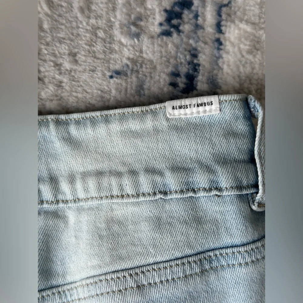 Almost Famous Jeans - Picture 6 of 6